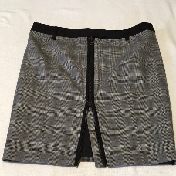 L.A.M.B. (Gwen Stefani) Plaid Zipper Skirt 🖤💞 - Picture 4 of 5